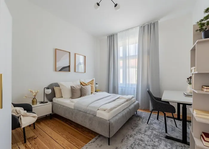 Renovated 2-bedroom - Family & Work Ready! *