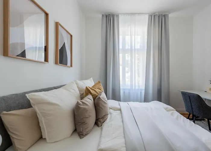 Renovated 2-bedroom - Family & Work Ready!