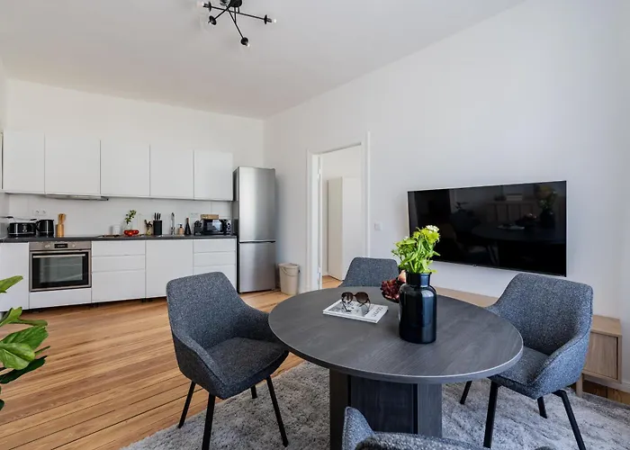 Renovated 2-bedroom - Family & Work Ready! Apartament Poczdam